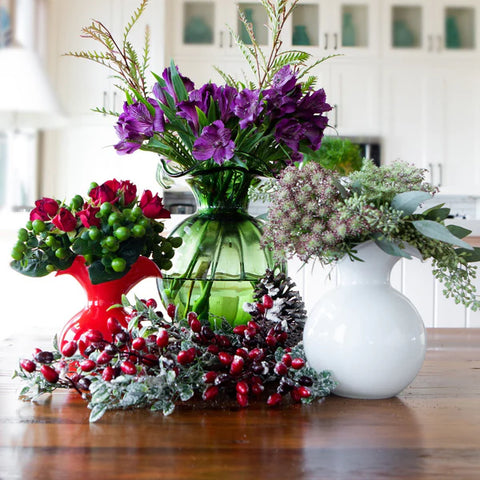 Vietri Hibiscus Glass Red Bud Vase